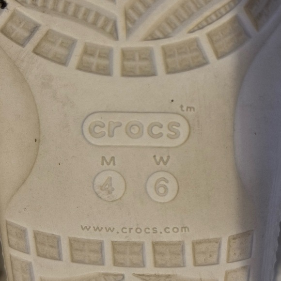 Croc Slides with 18 charms. Size Women 6 - Picture 13 of 14